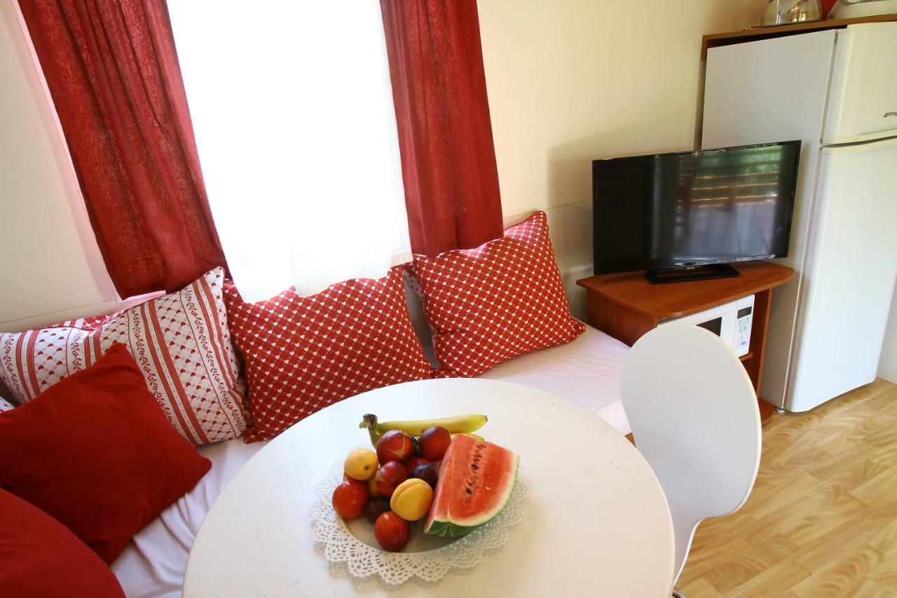 Apartments Pipi Pakostane Ngoại thất bức ảnh